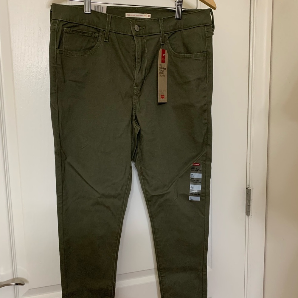 Levi’s 720 high-rise super skinny cropped